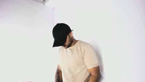 Snapshot of tommy_sccott chatting on 4, 10, 2025 tommy_sccott online show from 4, 10, 2025