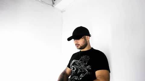 Snapshot of tommy_sccott chatting on 18, 10, 2025 tommy_sccott online show from 18, 10, 2025