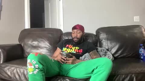 Snapshot of tommydabody chatting on 15, 12, 2025 tommydabody online show from 15, 12, 2025