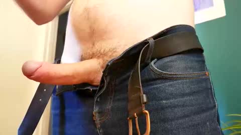 Tom online show from 9, 9, 2025