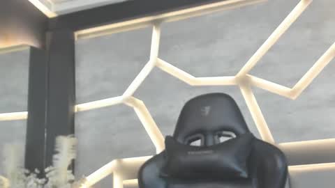 Sr. Thomas online show from 5, 3, 2025