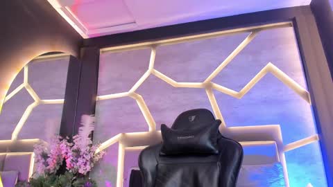 Sr. Thomas online show from 5, 3, 2025