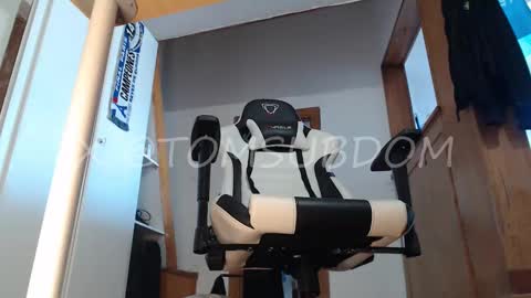 Snapshot of tomsubdom chatting on 20, 9, 2025 Tomsubdom online show from 20, 9, 2025