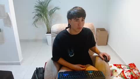 tomy337271 online show from 15, 12, 2025