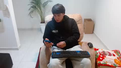 tomy337271 online show from 17, 12, 2025