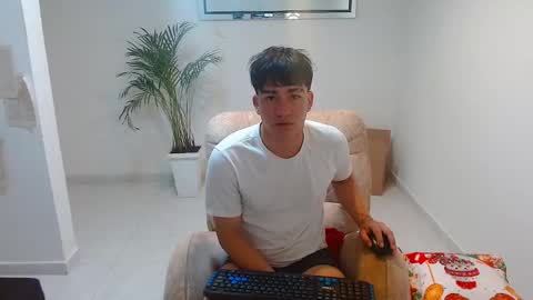 tomy337271 online show from 20, 12, 2025