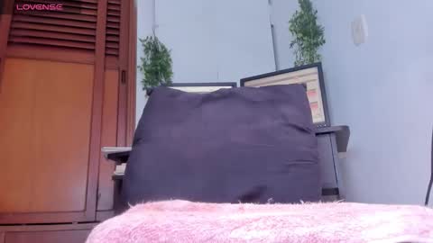 Snapshot of ton_amourrx chatting on 25, 3, 2026 lady blue online show from 25, 3, 2026