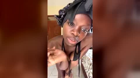 Snapshot of toniaashley7 chatting on 1, 8, 2026 toniaashley7 online show from 1, 8, 2026