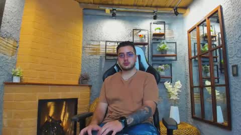 Snapshot of tonny_ferrer chatting on 24, 10, 2025 Tonny online show from 24, 10, 2025