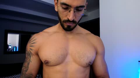 Snapshot of tony_muscle1 chatting on 5, 12, 2024 tony muscle1 online show from 5, 12, 2024
