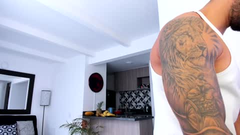 Snapshot of tony_muscle1 chatting on 6, 12, 2024 tony muscle1 online show from 6, 12, 2024