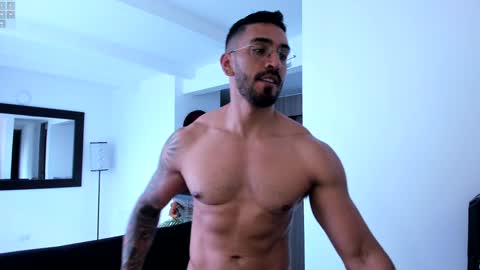 Snapshot of tony_muscle1 chatting on 12, 1, 2025 tony muscle1 online show from 12, 1, 2025