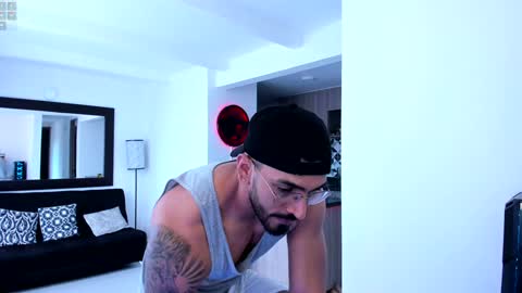 Snapshot of tony_muscle1 chatting on 16, 1, 2025 tony muscle1 online show from 16, 1, 2025