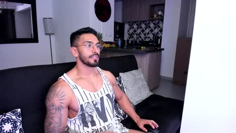 Snapshot of tony_muscle1 chatting on 18, 1, 2025 tony muscle1 online show from 18, 1, 2025