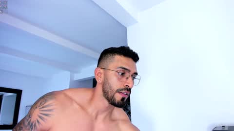 Snapshot of tony_muscle1 chatting on 26, 1, 2025 tony muscle1 online show from 26, 1, 2025