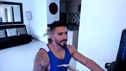 Snapshot of tony_muscle1 chatting on 28, 1, 2025 tony muscle1 online show from 28, 1, 2025