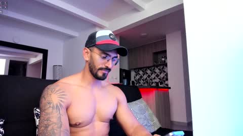 Snapshot of tony_muscle1 chatting on 3, 2, 2025 tony muscle1 online show from 3, 2, 2025