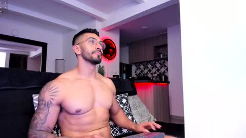 Snapshot of tony_muscle1 chatting on 7, 2, 2025 tony muscle1 online show from 7, 2, 2025