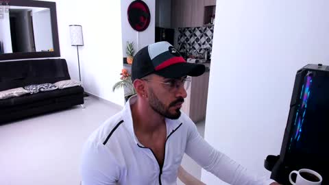 Snapshot of tony_muscle1 chatting on 7, 2, 2025 tony muscle1 online show from 7, 2, 2025