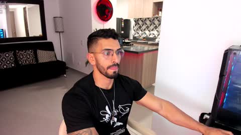 Snapshot of tony_muscle1 chatting on 9, 2, 2025 tony muscle1 online show from 9, 2, 2025