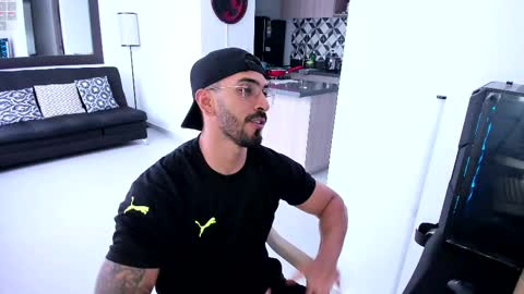 Snapshot of tony_muscle1 chatting on 10, 2, 2025 tony muscle1 online show from 10, 2, 2025