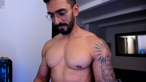 Snapshot of tony_muscle1 chatting on 17, 2, 2025 tony muscle1 online show from 17, 2, 2025