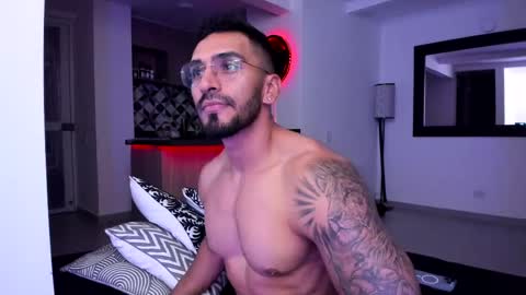 Snapshot of tony_muscle1 chatting on 25, 2, 2025 tony muscle1 online show from 25, 2, 2025
