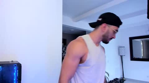 Snapshot of tony_muscle1 chatting on 27, 2, 2025 tony muscle1 online show from 27, 2, 2025