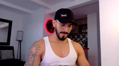 Snapshot of tony_muscle1 chatting on 21, 9, 2025 tony muscle1 online show from 21, 9, 2025