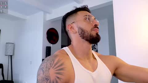 Snapshot of tony_muscle1 chatting on 22, 11, 2025 tony muscle1 online show from 22, 11, 2025