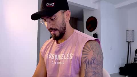 Snapshot of tony_muscle1 chatting on 6, 1, 2026 tony muscle1 online show from 6, 1, 2026