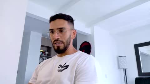 Snapshot of tony_muscle1 chatting on 1, 3, 2026 tony muscle1 online show from 1, 3, 2026