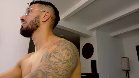 Snapshot of tony_muscle1 chatting on 18, 3, 2026 tony muscle1 online show from 18, 3, 2026