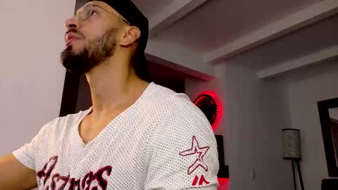 Snapshot of tony_muscle1 chatting on 21, 3, 2026 tony muscle1 online show from 21, 3, 2026