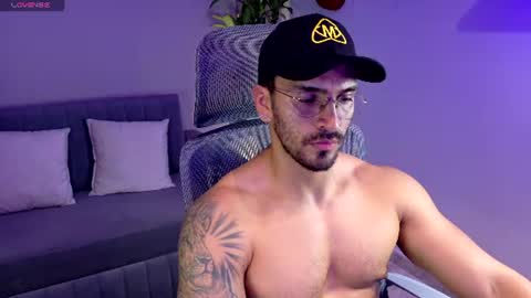 Snapshot of tony_muscle1 chatting on 6, 7, 2026 tony muscle1 online show from 6, 7, 2026