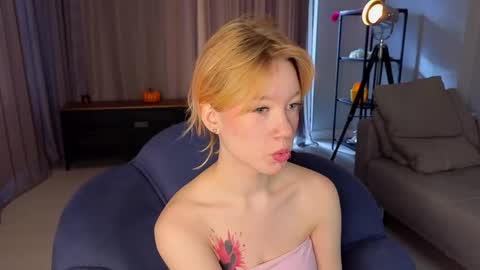 Hey hey Im Megan Pvt open. Im very glad to see you here online show from 24, 4, 2026