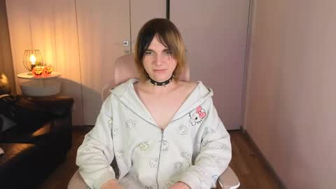 Snapshot of too_silly_ chatting on 27, 5, 2026 too_silly_ online show from 27, 5, 2026