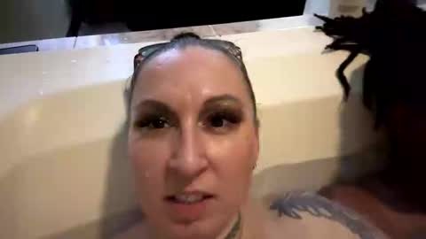 toochillcouple420 online show from 4, 10, 2025