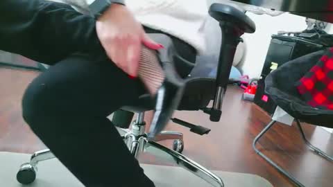 Top Floor Temptress online show from 19, 1, 2026