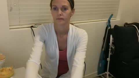 Tori Ryann online show from 4, 1, 2025