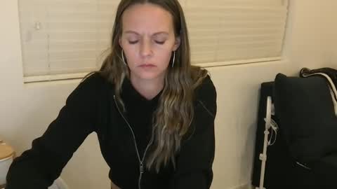 Tori Ryann online show from 7, 1, 2025