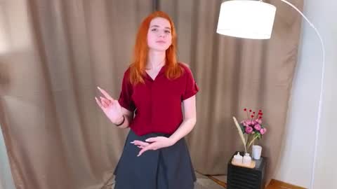 Snapshot of toshikolootens chatting on 12, 11, 2025 Mari online show from 12, 11, 2025