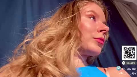 Madam Viktoria   Vacation in Portugal  2811 - 0412 online show from 8, 2, 2026