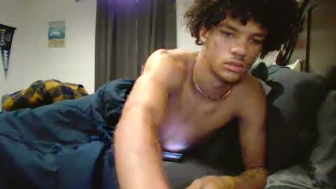 Snapshot of totxxx335 chatting on 29, 10, 2025 totxxx335 online show from 29, 10, 2025