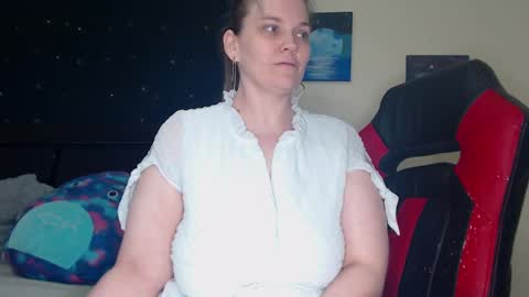 Snapshot of toxiclilly chatting on 31, 12, 2024 Lilly Miss Mistress Goddess Maam Queen Boss online show from 31, 12, 2024