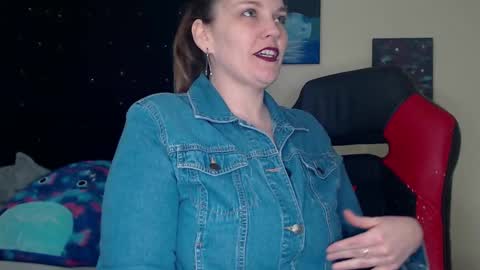 Snapshot of toxiclilly chatting on 6, 1, 2025 Lilly Miss Mistress Goddess Maam Queen Boss online show from 6, 1, 2025