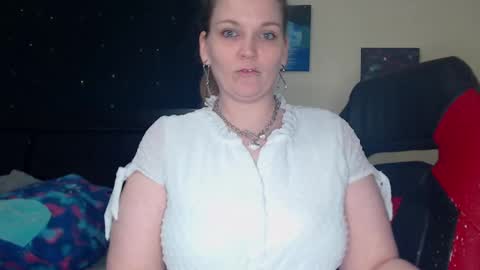 Snapshot of toxiclilly chatting on 11, 1, 2025 Lilly Miss Mistress Goddess Maam Queen Boss online show from 11, 1, 2025