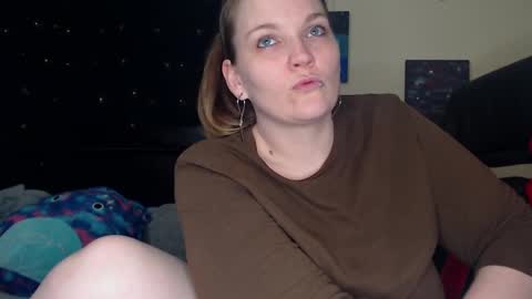 Snapshot of toxiclilly chatting on 9, 2, 2025 Lilly Miss Mistress Goddess Maam Queen Boss online show from 9, 2, 2025