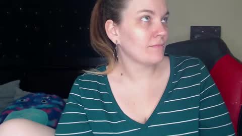 Snapshot of toxiclilly chatting on 2, 3, 2025 Lilly Miss Mistress Goddess Maam Queen Boss online show from 2, 3, 2025