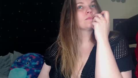 Snapshot of toxiclilly chatting on 8, 3, 2025 Lilly Miss Mistress Goddess Maam Queen Boss online show from 8, 3, 2025